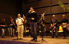 íxito en la clausura de la Escuela de Folclore