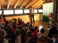 La hora del cuento en la biblioteca municipal