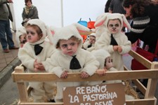 Talleres infantiles de carnaval en la biblioteca