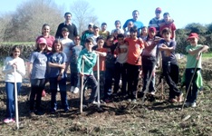 Campaña escolar de plantación en Val de San Vicente